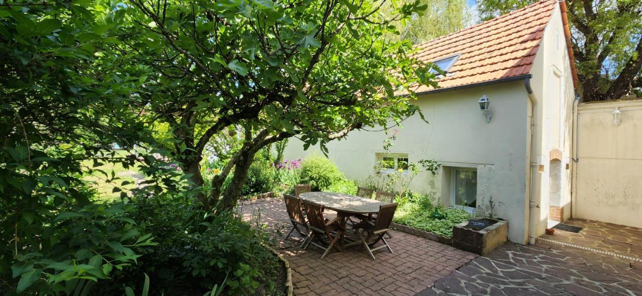 Le Petit Lavoir - Maison Cosy A Mayet Exterior photo